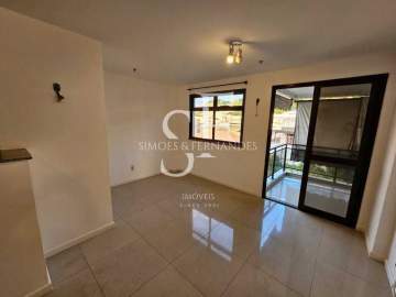 Imperdível - Tijuca- Rua Moura Brito- Apartamento desocupado, nada a fazer! Varanda, 2 quartos, suíte, 1 vaga. - BTAP20951