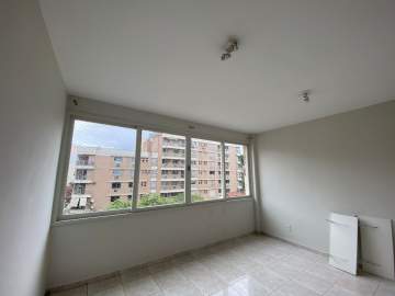 Oportunidade - Maracanã- Rua Professor Gabizo, 2 quartos, dependência completa, 1 vaga. - BTAP20998