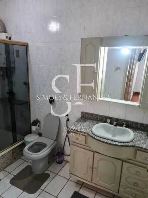 Copacabanaruapompeuloureiro4qu - 24