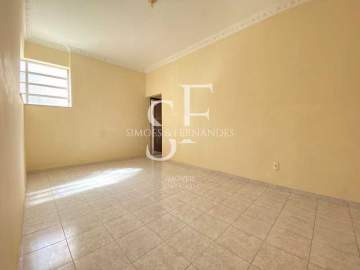Oportunidade - Rio Comprido - Rua Aristides Lobo - Apartamento desocupado, 2 quartos, varanda - Próximo a Praça Condessa Paulo de Frontim. - BTAP21219