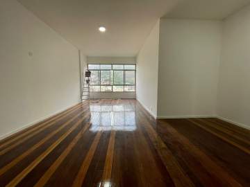 Ótima localização - Tijuca- Rua Conde de Bonfim, 3 quartos, suíte, dependência completa, 2 vagas. - BTAP31001
