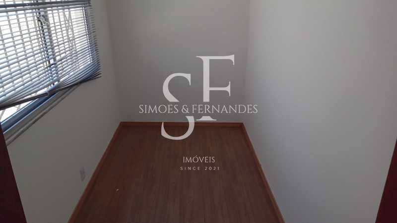 73cfeeb5-8d3e-4709-85e7-7f2fe8 - 18