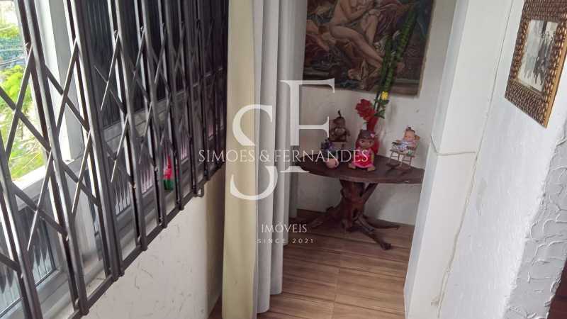f8894910-b7cd-419f-bead-46bed5 - 8
