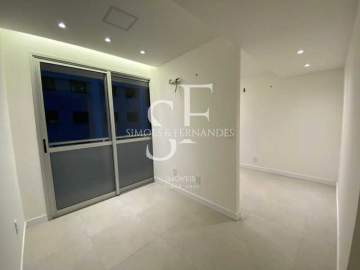 Espetacular - Tijuca - Rua Engenheiro Enaldo Cravo Peixoto - Sala comercial reformada, 1 banheiro, varanda. - BTSL00129