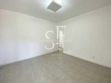 Oportunidade - Grajaú - Rua Juiz de Fora - Apartamento tipo casa, reformado, 2 quartos, varanda, dependência, quintal. - BTAP21458