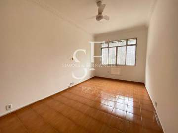 Ótima localização - Tijuca - Rua Almirante Cochrane - Apartamento reformado, desocupado, 2 quartos, dependência. - BTAP21462
