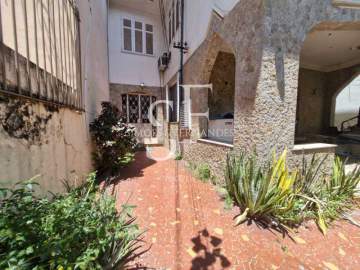 Tijuca - Rua Padre Elias Gorayeb - Casa 3 quartos com varanda, 2 vagas. - BTCA30051