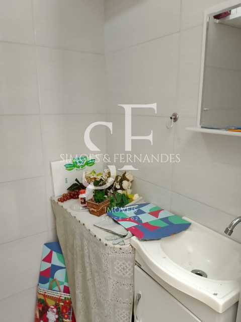1fcef684-bc24-40ab-8edd-ff369a - 18