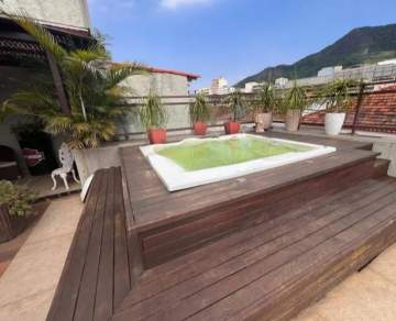 Espetacular - Tijuca - Travessa Acis Castilho - Casa Tríplex de vila, 3 quartos, 1 suíte, 2 varandas, área gourmet, churrasqueira, jacuzzi - BTCV30031