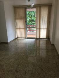 Oportunidade - Botafogo - Rua Clarice Índio do Brasil - Apartamento com varanda e suíte. - BTAP31088