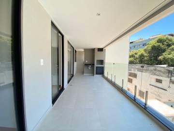 Espetacular - Tijuca - Rua Pereira de Siqueira - Apartamento 2 quartos, 1 suíte, varanda, 1 vaga. - BTAP21545