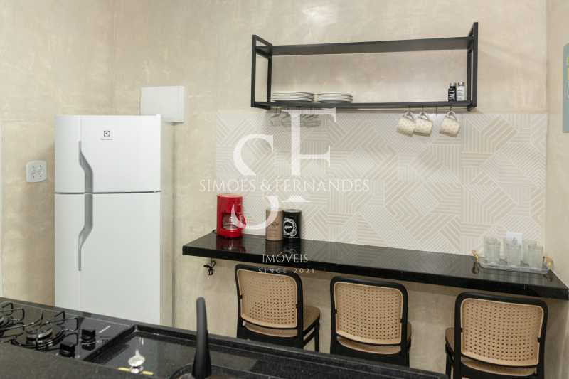 9 Prateleiras com geladeira - 11