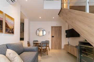 Ótima localização - Copacabana- Rua Décio Vilares- Bairro Peixoto. Apartamento sala e quarto, primeira locação. - BTAP10339