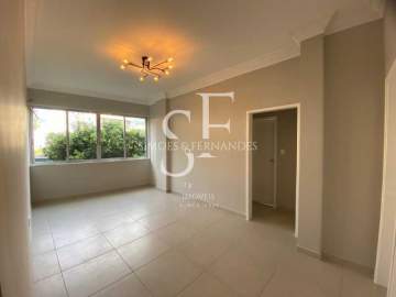 Ótima localização - Tijuca - Rua Dr. Otávio Kelly - Apartamento reformado, 2 quartos, dependência revertida. - BTAP21557