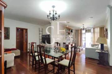 Espetacular - Tijuca - Rua João Alfredo - Apartamento 3 quartos, 1 suíte, varanda, dependência, 2 vagas. - BTAP31112
