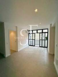 Espetacular - Copacabana - Av. Nossa Sra. de Copacabana - Apartamento reformado, 2 quartos, 1 suíte, varanda. - BTAP21602
