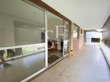 Espetacular - Tijuca - Rua Antônio Basílio - Apartamento reformado, 4 quartos, 1 suíte, varanda, dependência, 2 vagas. - BTAP40219