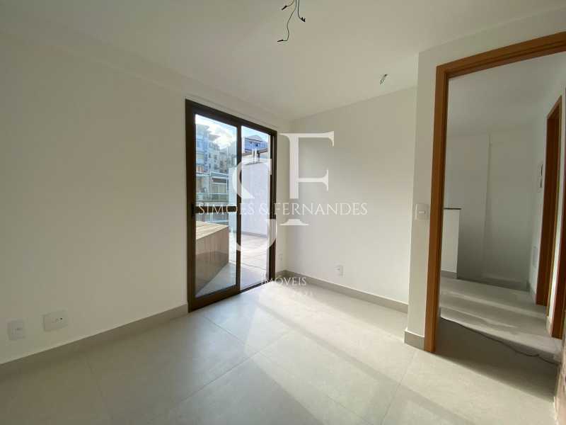 Conheça TijucaRuaCarlosdeLaetCobertura do imóvel - Tijuca - Rua Carlos de Laet - Cobertura Duplex, 4 quartos ( 2 suítes ), varanda, área gourmet, piscina, churrasqueira, 1 vaga. - BTCO40074 - 20 TijucaRuaCarlosdeLaetCobertura - 20