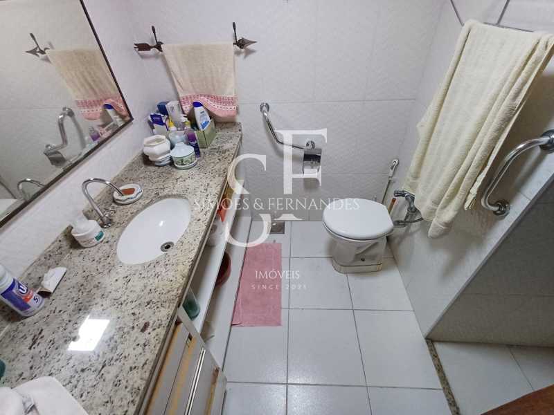 Tijuca - Rua Medeiros Passaro  - 20