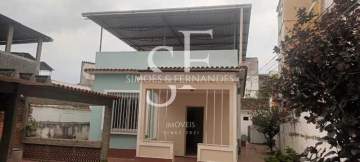 Méier - Rua Castro Alves - Casa Linear - 3 quartos com dependência completa vaga de garagem - BTCA30070