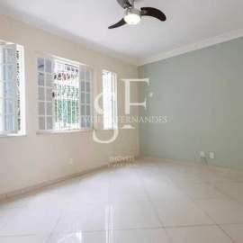 Tijuca - Rua Canuto Saraiva - Casa Duplex varanda, 3 quartos, 1 vaga. - BTCA30071