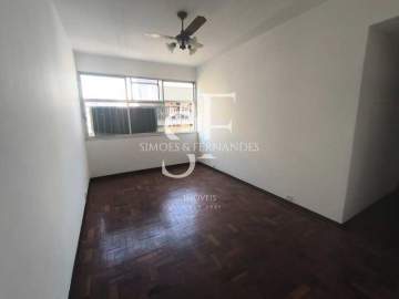 Tijuca - Rua Aguiar - Apartamento 2 quartos, sala, cozinha, dependência revertida para 3º quarto, formando uma suíte pequena, 1 vaga de garagem. - BTAP21881