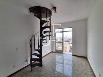 Vila Isabel - Rua Teodoro da Silva - Cobertura duplex, 3 quartos sendo 1 suíte, 2 vagas na escritura. - BTAP31344