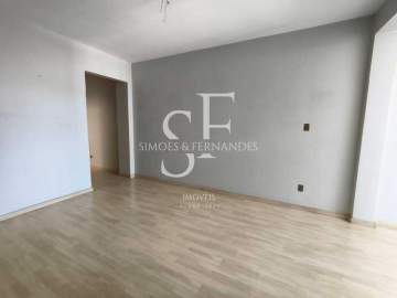 Tijuca - Rua Uruguai - Apartamento de 3 quartos, sala em 2 ambientes, banheiro social grande e cozinha ampla com armários planejados. - BTAP31356