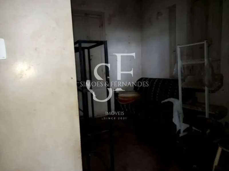 09b02e874bb2b1bcd488270406639b - 9