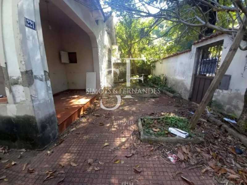 bdfe852e1de1381ed173e4f3a70894 - 23