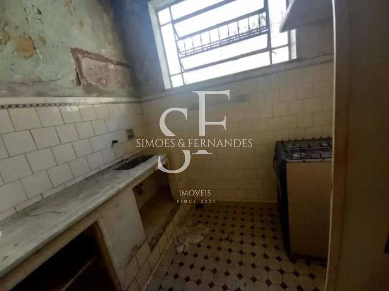 d8f5278e388b651d3a76a3adadcdc1 - 26