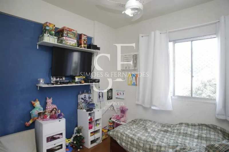 893224161-602.2296375735561MG5 - 12