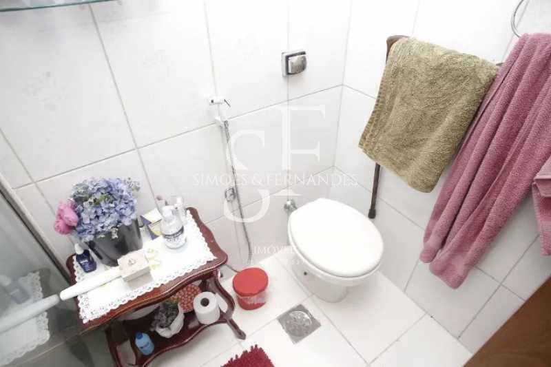 893224161-639.5575097892726MG5 - 17