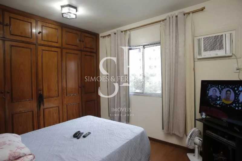 893224161-939.6808577312968MG5 - 11