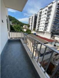 Vila Isabel - Rua Silva Pinto - Apartamento varanda, 2 quartos, banheiro social, dependência completa, 1 vaga. - BTAP21973