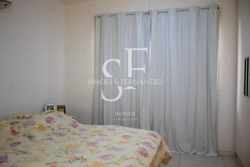 893416228-818.3871795138499IMG - 9