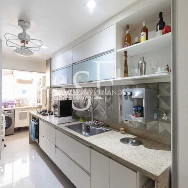 894764273-303.60502309633654DS - 25