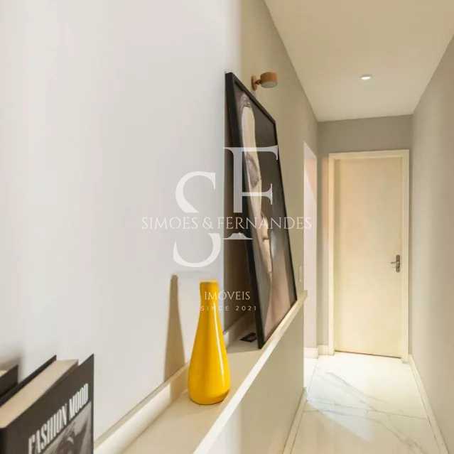 894764273-383.4792776964925DSC - 9