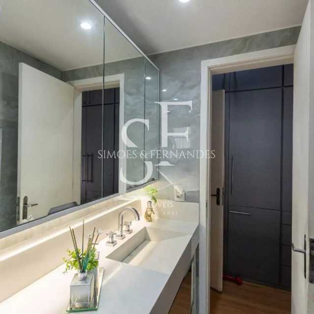 894764273-979.0793947440477DSC - 24