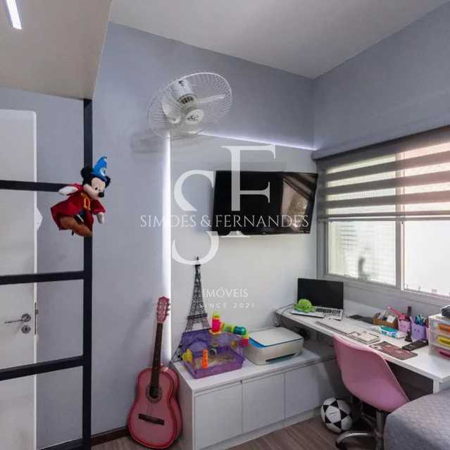 894764273-684.4114629941737DSC - 18