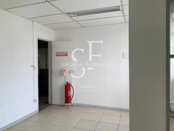 Ótima localização - Praça da Bandeira - Rua Teixeira Soares - Prédio 3 ambientes com 2 banheiro, infraestrutura comercial. - BTPR30001
