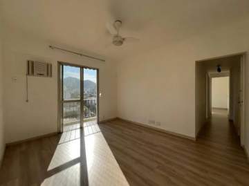 Oportunidade - Vila Isabel - Rua Barão de Cotegipe - Apartamento reformado, 2 quartos, varanda, dependência completa, 1 vaga. - BTAP22012