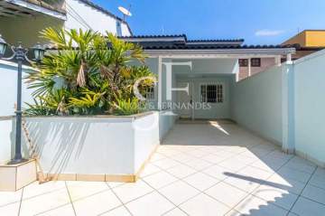 Freguesia ( Jacarepaguá ) - Rua Professor Fernando Raja Gabaglia - Casa tríplex, 3 quartos, sendo 1 suíte, dependência completa, 3 vagas. - BTCN30038