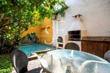 São Cristóvão - Rua João Ricardo - Casa totalmente restaurada, 2 quartos sendo 1 suite - Quintal com pomar, piscina e churrasqueira. - BTCA20023