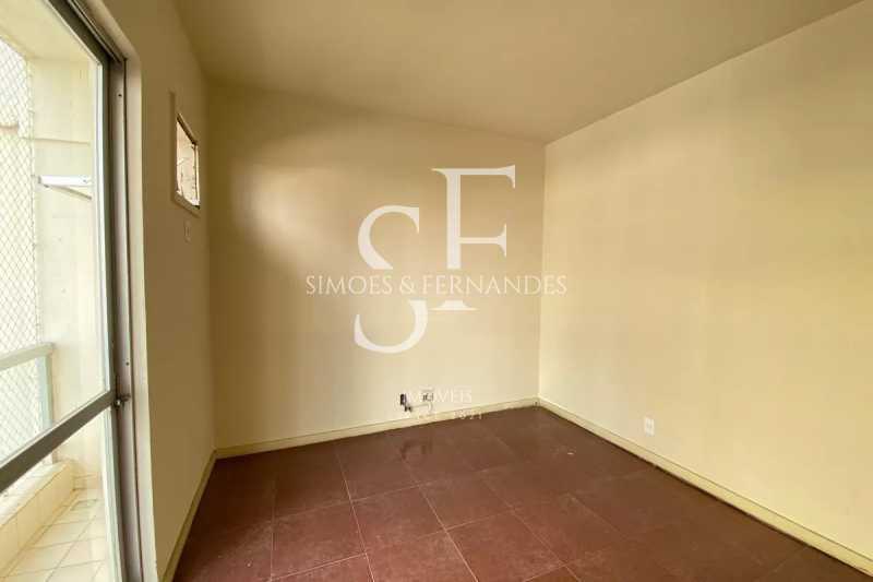 original895053059-372.66782347 - 13