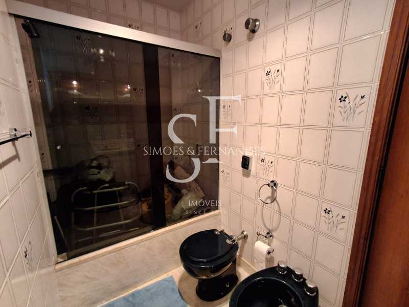 a4ee12ce-83c1-43d7-90f2-fb6992 - 12