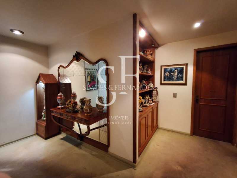 a8eff831-ba4a-4219-b18a-4adb12 - 10