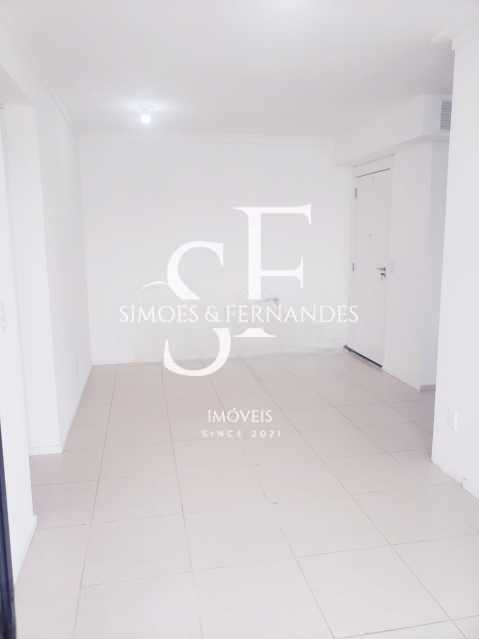 1676_G1718036985 - 6