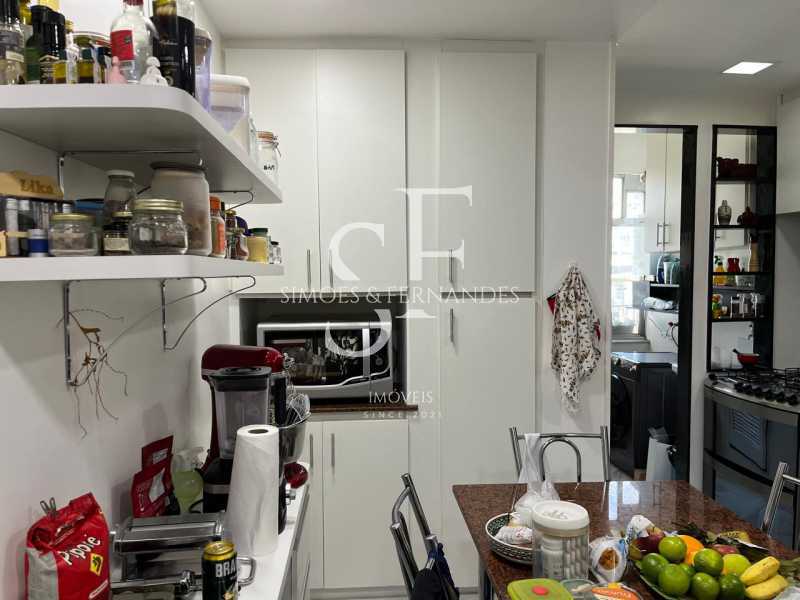 AGU 16 - Copia. - 16