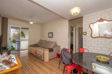 Oportunidade - Vila Isabel - Rua Oito de Dezembro - Apartamento 2 quartos sendo 1 suíte, com varanda e vaga. - BTAP22190